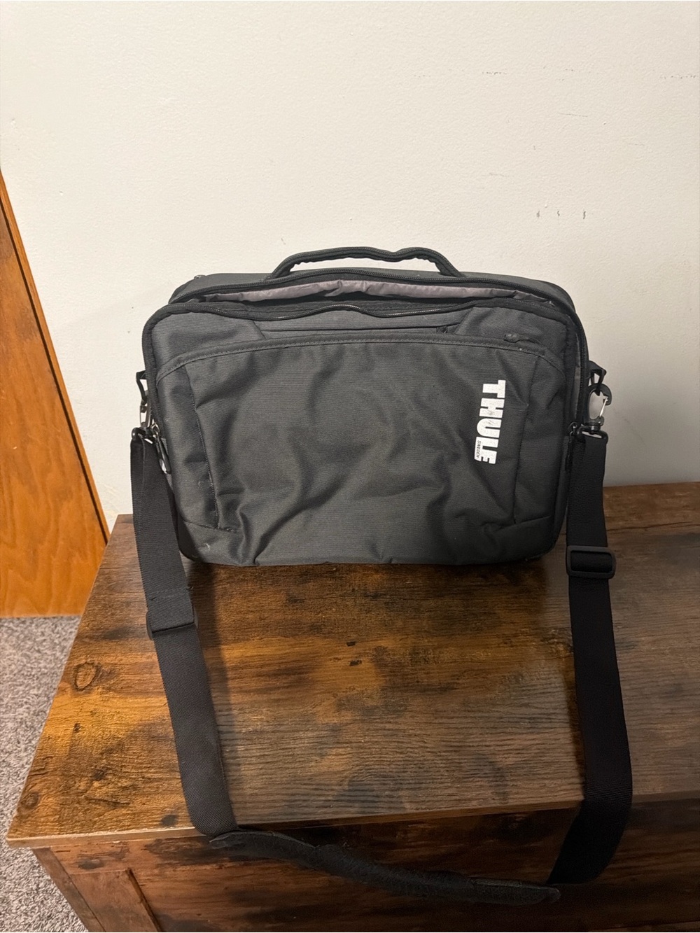 Thule Black Laptop Bag with Shoulder Strap